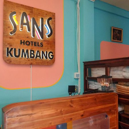 Sans Hotel Kumbang Yogyakarta By Reddoorz Экстерьер фото