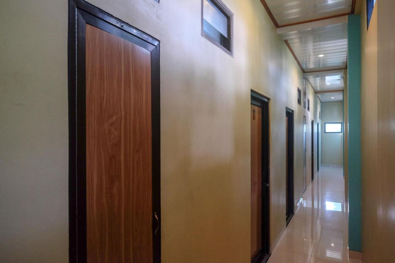 Sans Hotel Kumbang Yogyakarta By Reddoorz Экстерьер фото