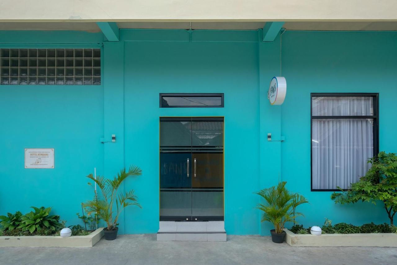 Sans Hotel Kumbang Yogyakarta By Reddoorz Экстерьер фото