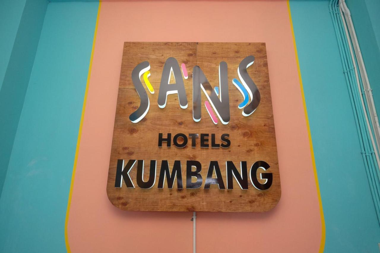 Sans Hotel Kumbang Yogyakarta By Reddoorz Экстерьер фото