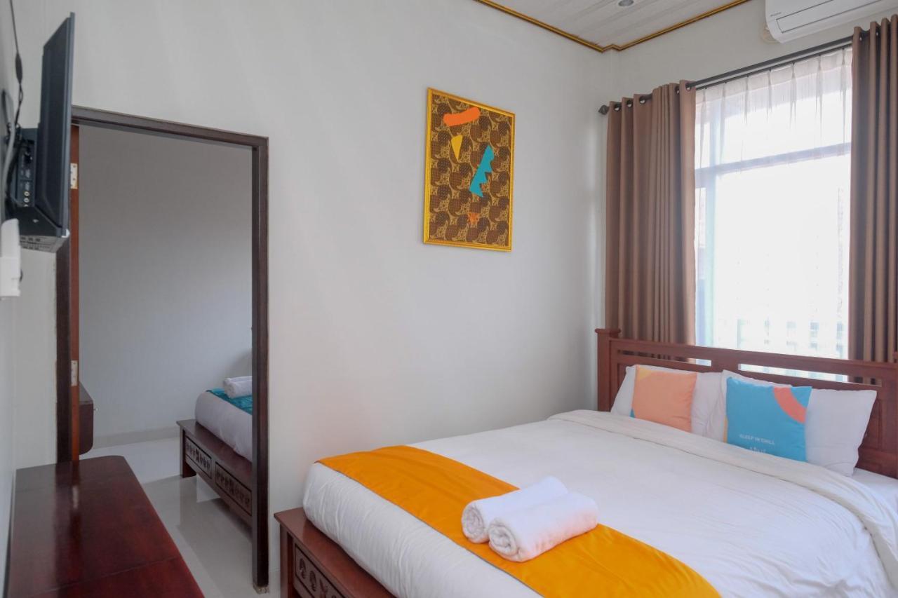 Sans Hotel Kumbang Yogyakarta By Reddoorz Экстерьер фото