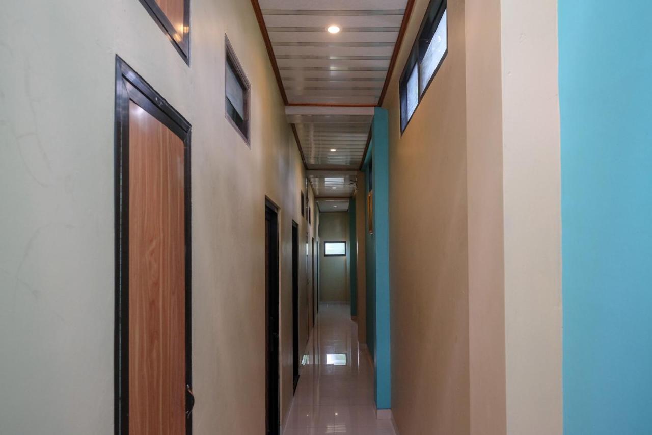 Sans Hotel Kumbang Yogyakarta By Reddoorz Экстерьер фото