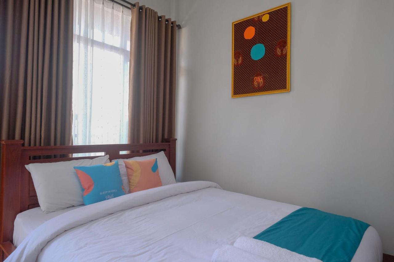 Sans Hotel Kumbang Yogyakarta By Reddoorz Экстерьер фото