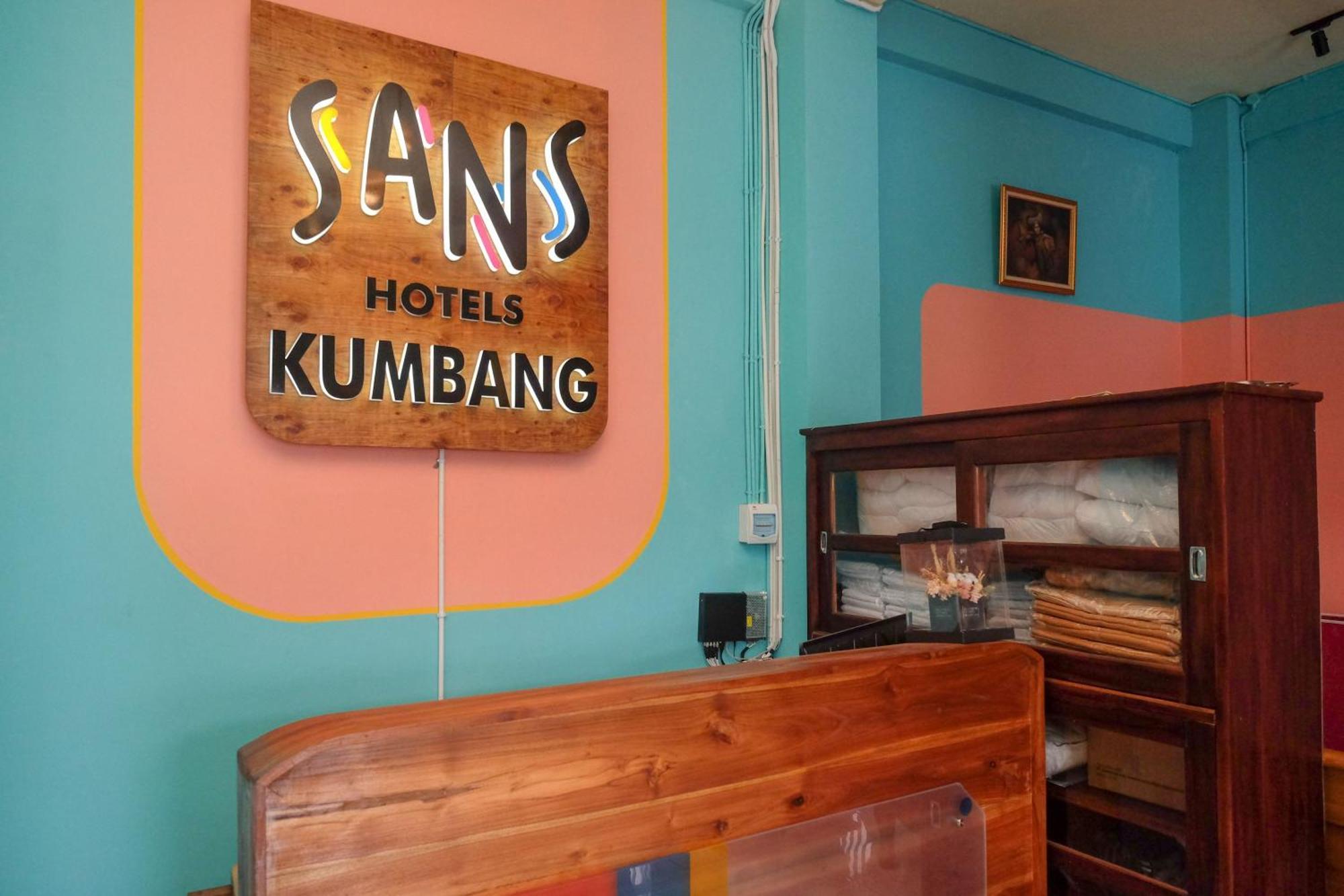 Sans Hotel Kumbang Yogyakarta By Reddoorz Экстерьер фото